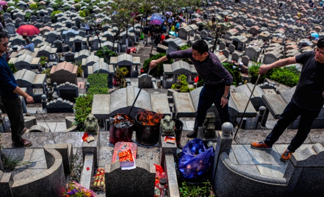 Çin'de 'Ölüler Bayramı' tatilinde rekor seyahat