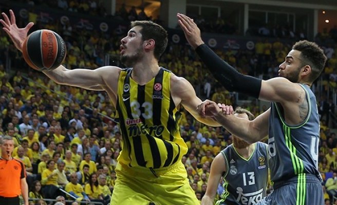 Fenerbahçe son şampiyonu perişan etti!