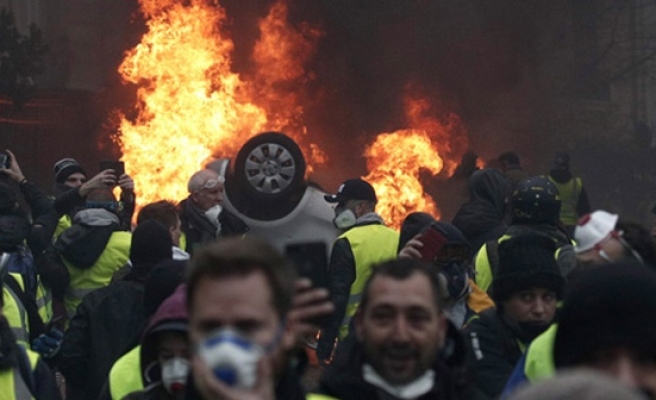 Fransa'da Protestoların Bilançosu Ağır Oldu...