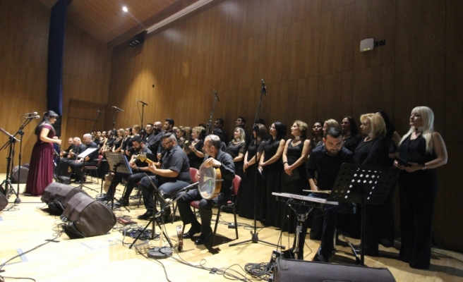 Halk Müziği Korosu konseri LAÜ’de ilgiyle dinlendi