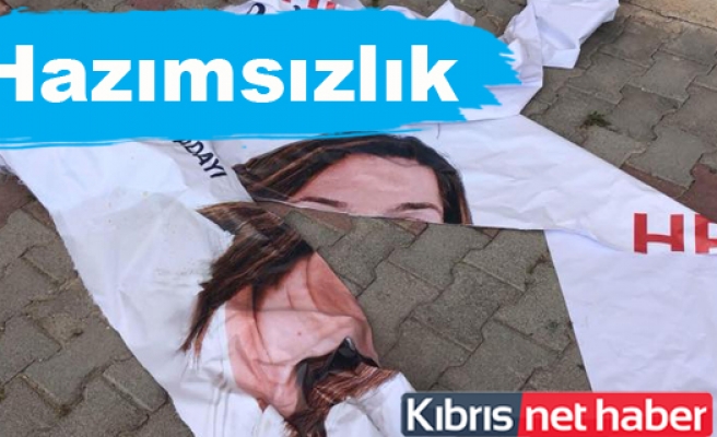 Halkın Partisi posterlerine çirkin saldırı