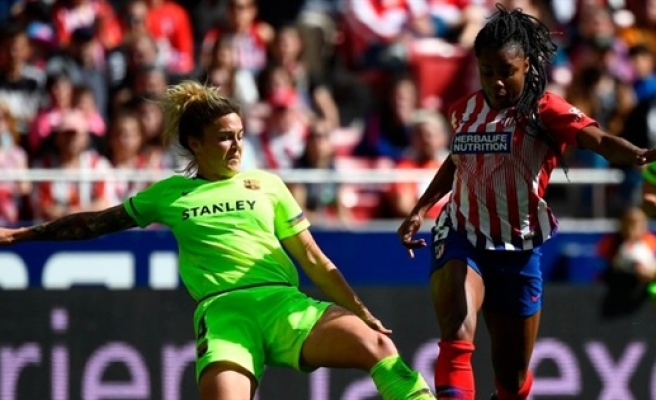 İspanya'da Kadınlar Futbol Maçında İzleyici Rekoru