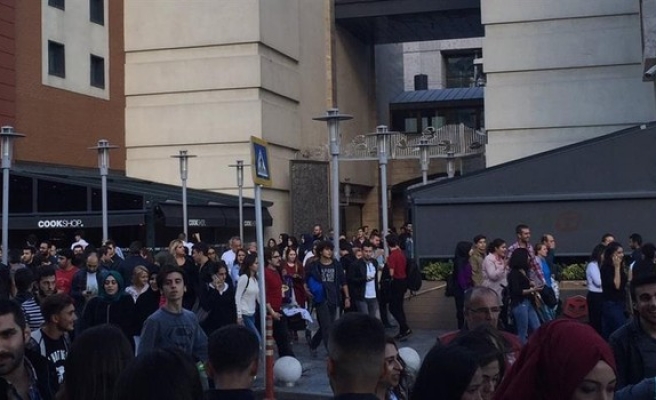 İstanbul'da alarm paniği! AVM boşaltıldı