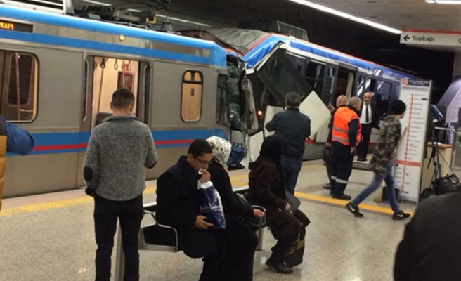 İstanbul'da tramvaylar çarpıştı!