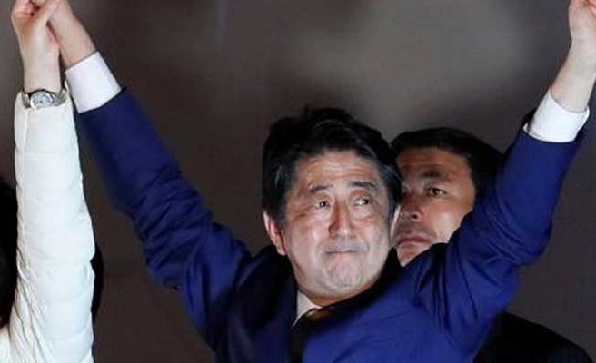 Japonya’da zafer Abe’nin