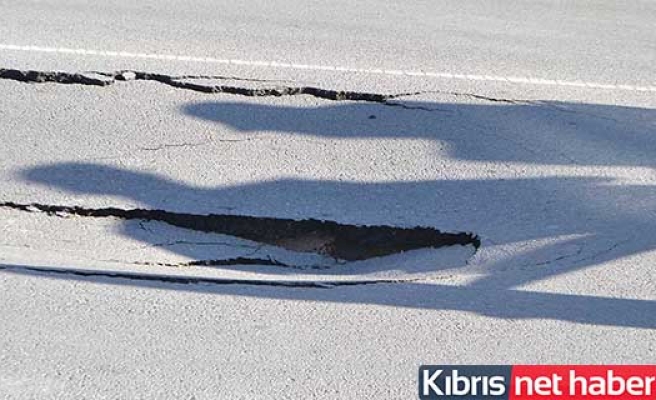 KKTC'de bu da oldu!.. Yenişehir’de yol çöktü