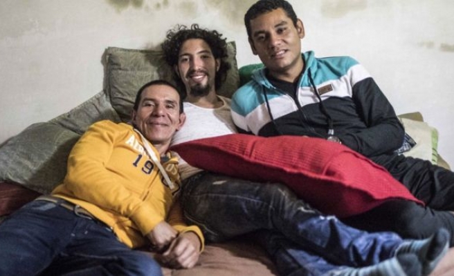 Kolombiya'da üç erkeğin birbirleriyle 'evlenmesine' onay