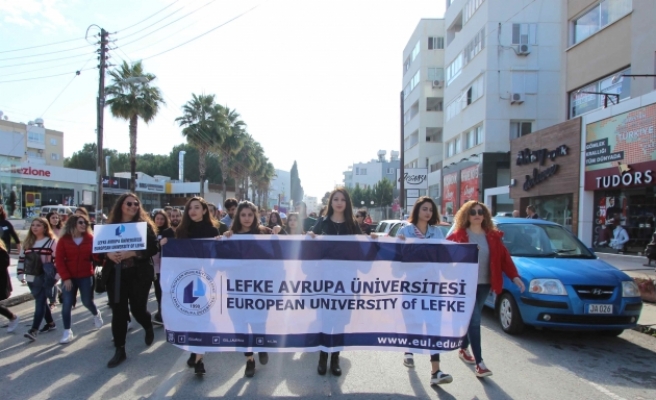 LAÜ’den kadına karşı şiddete farkındalık yürüyüşüne destek