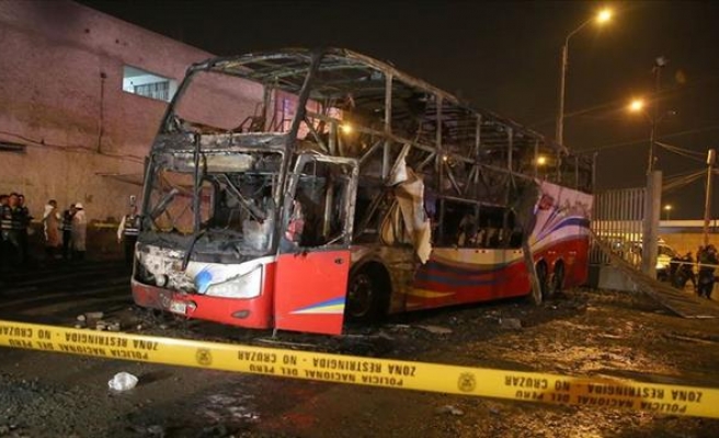 Peru'da otobüste yangın: 20 ölü
