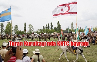 Turan Kurultayı’nda KKTC bayrağı