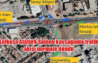Lefkoşa Atatürk Salonu kavşağında trafik akışı...