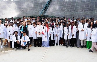 UKÜ’de geleceğin doktorları beyaz önlüklerini giydi