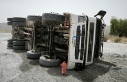 Girne -Değirmenlik dağ yolunda kamyon devrildi,...
