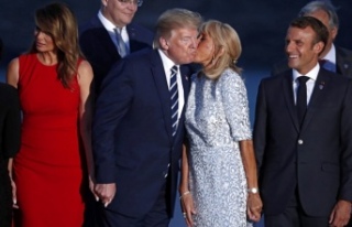 G-7 zirvesine Macron'un eşinin Trump'ı...