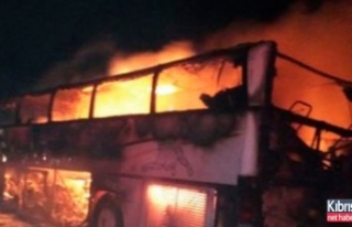 Kaza yapan umre otobüsü alev aldı: 35 ölü, 4...