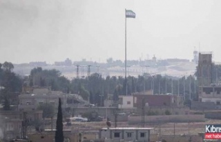 Tel Abyad'ın batısına SMO bayrağı asıldı
