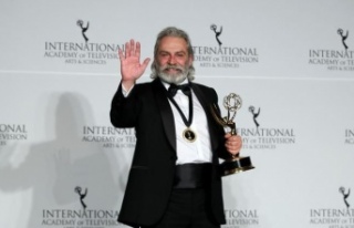 Haluk Bilginer Emmy Ödülleri’nde ‘en iyi erkek...