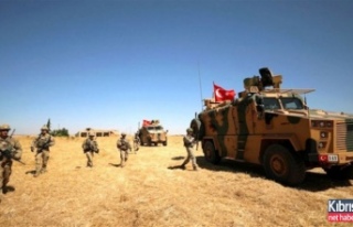 Türk ve Rus askerleri sınırda