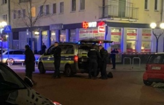Almanya'da iki kafeye silahlı saldırı: 11...