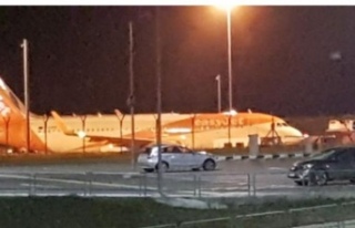 İngiltere'den Larnaka'ya inen uçak geri...