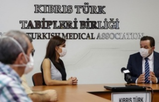 Denktaş, Kıbrıs Türk Tabibler Birliği’ni ziyaret...