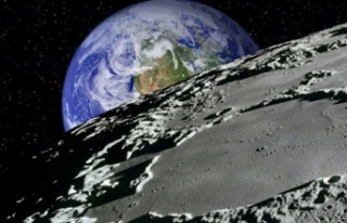 NASA tarihi keşfi duyurdu: Ay'da su bulundu