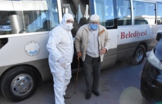 Girne Belediyesi’nden yaşlılara yardım