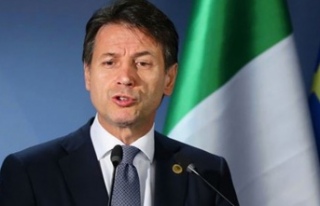 İtalya'da Başbakan Conte ve hükümeti istifa...