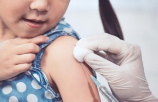 İngiltere'de Covid-19 aşısı ilk kez çocuklar...