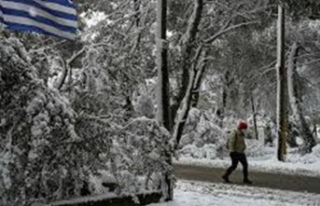 Yunanistan'da kış 4 can aldı
