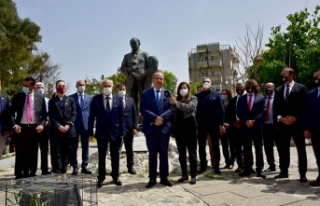 Cumhurbaşkanı Tatar, Dr. Küçük anıtı’nı...