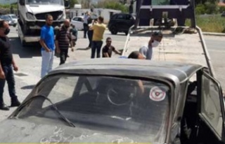 Lapta'da kaza yapan araç takla atarak durdu