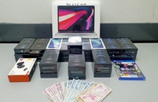 Lefkoşa’da bir mağazadan 39 i-phone çalan hırsızlar...