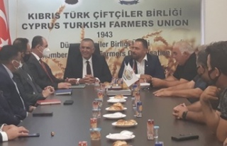 Çavuşoğlu, Çiftçiler Birliği’ni ziyaret etti