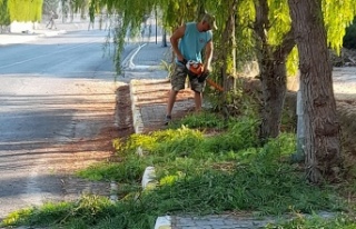 Girne Belediyesi kent genelindeki temizlik çalışmalarını...