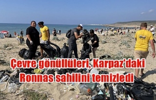 Çevre gönüllüleri, Karpaz'daki Ronnas sahilini...