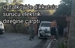 Çatalköy'de dikkatsiz sürücü elektrik direğine...