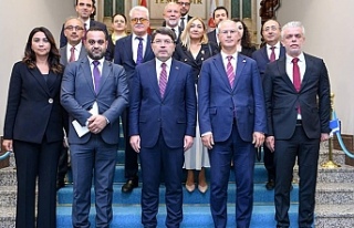 TC Adalet Bakanı Tunç Cumhuriyet Meclisi heyetini...