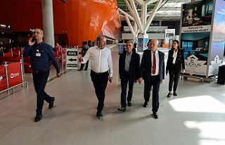 Töre, yeni Ercan Havalimanı'nı ziyaret etti