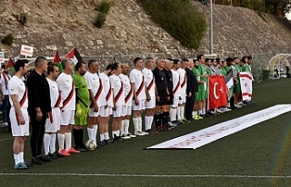 Meclis Futbol Takımı ile Filistin Karması dostluk...