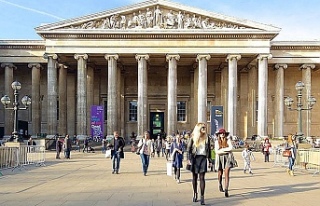Londra müzelerinden 1700 eser sır oldu