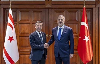 Dışişleri Bakanı Ertuğruloğlu Ankara'da...