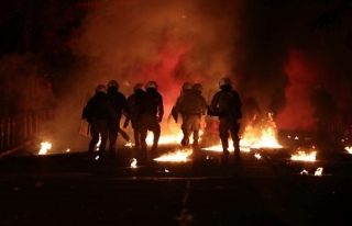 Atina'da olaylı gece: 23 gözaltı