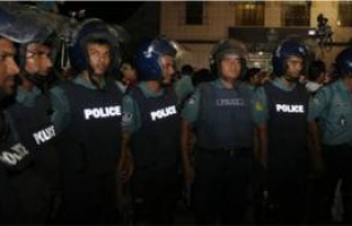 Bangladeş'te kafe baskınında 20 rehine öldürüldü