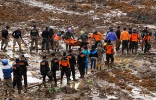 Endonezya`Da Toprak Kaymasında 24 Kişi Öldü