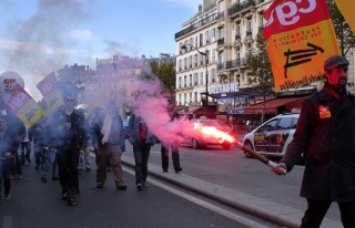  Fransa`Da Grev Ve Protesto Dalgası...