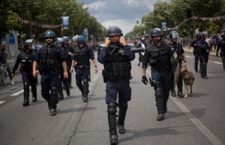 Fransız polisinden taraftarlara ilginç müdahale