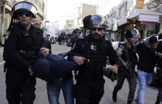 İsrail güçleri 50 Kudüslüyü gözaltına alındı