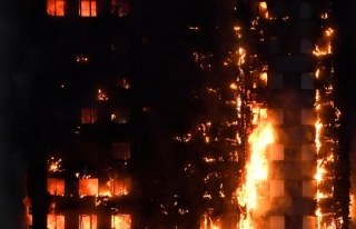 Londra'da 27 katlı bina yanıyor: Ölü ve yaralılar...