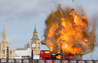 Londra'da korkutan patlama
